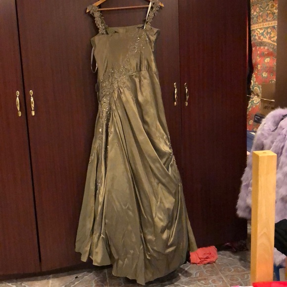 Evening dress - Picture 3 of 5